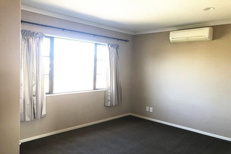 Photo of property in 4 Drumston Place, Flat Bush, Auckland, 2019