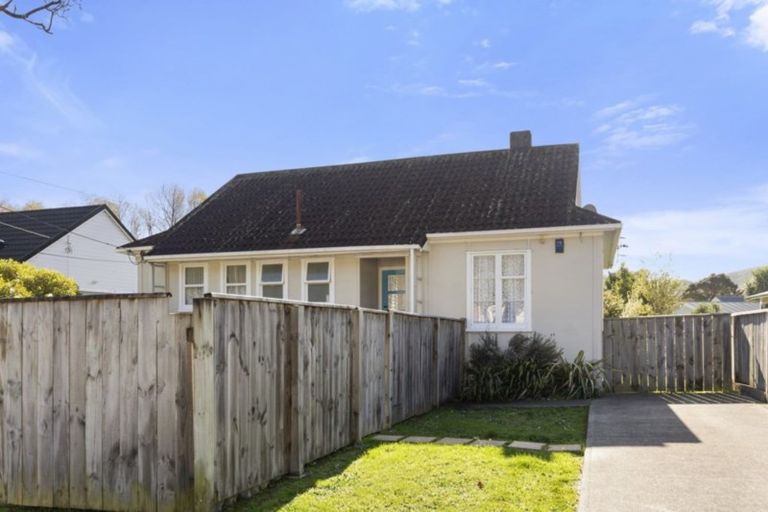 Photo of property in 11 Cleland Crescent, Naenae, Lower Hutt, 5011