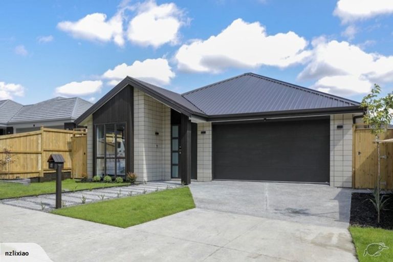 Photo of property in 87 Nobilo Road, Kumeu, 0810