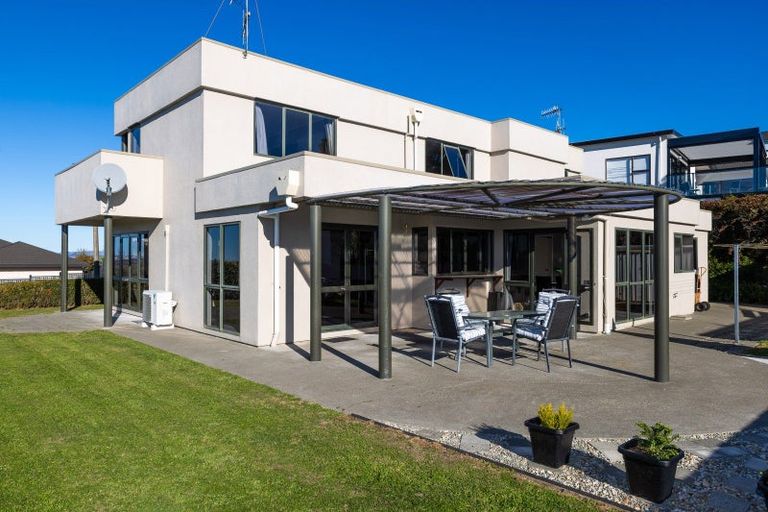 Photo of property in 84 Churchill Drive, Taradale, Napier, 4112