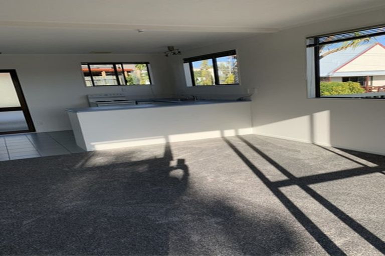 Photo of property in 24b Tindalls Bay Road, Manly, Whangaparaoa, 0930