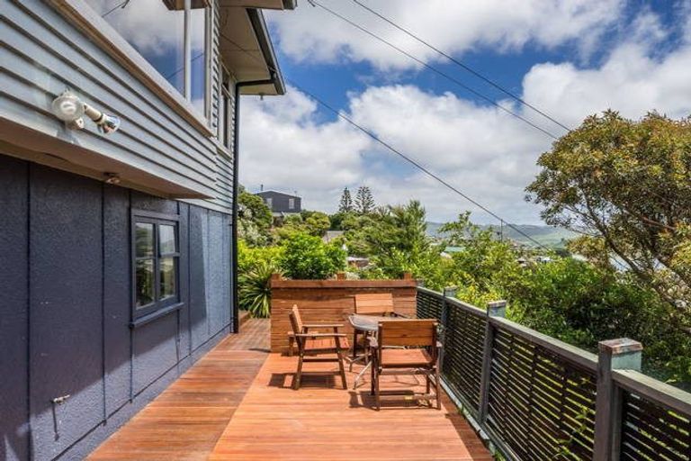 Photo of property in 22 Kiriwai Road, Paremata, Porirua, 5024