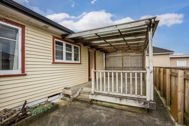 Photo of property in 15 Moohan Street, Wainuiomata, Lower Hutt, 5014