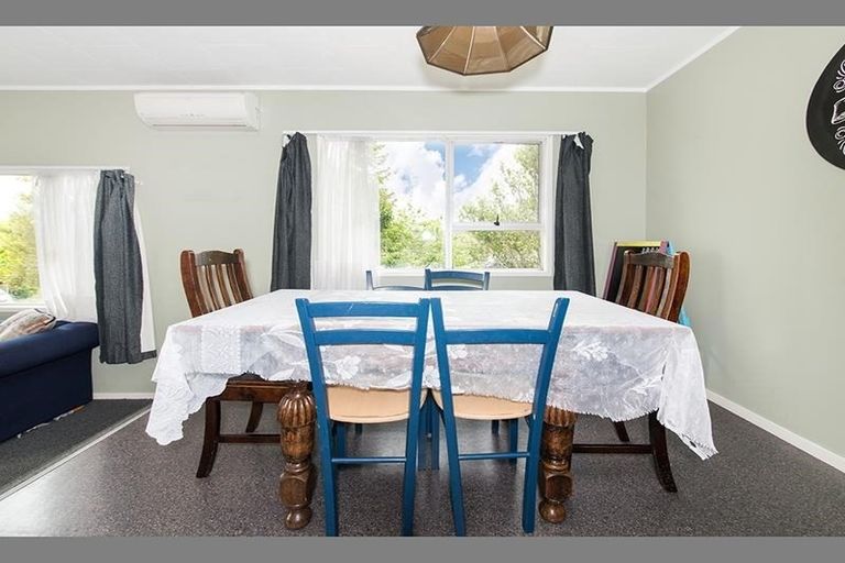 Photo of property in 145 Universal Drive, Henderson, Auckland, 0610
