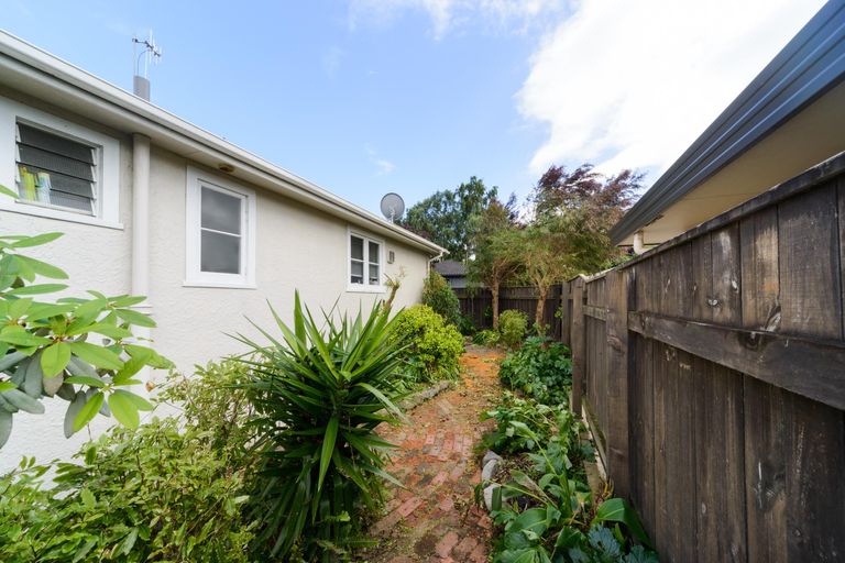 Photo of property in 2 Ascot Street, Hokowhitu, Palmerston North, 4410