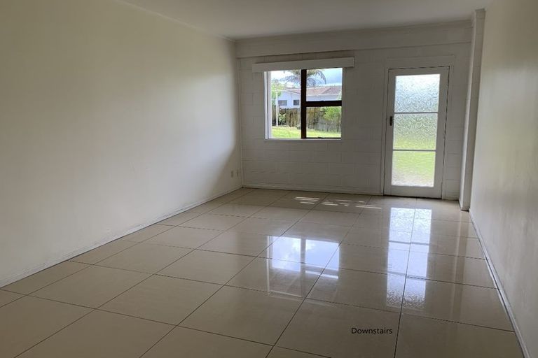 Photo of property in 5 Panorama Court, Red Beach, 0932