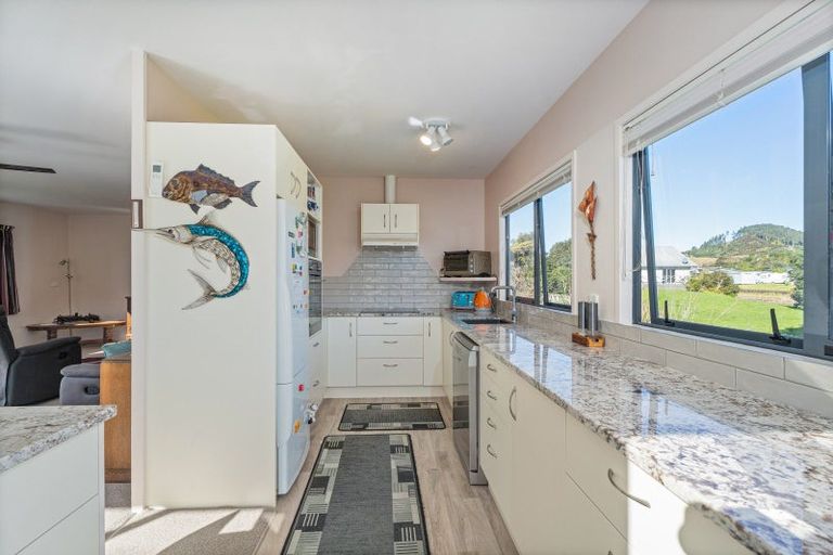 Photo of property in 30 Captain Cook Road, Cooks Beach, Whitianga, 3591