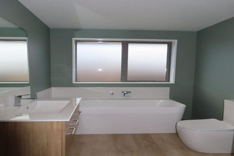 Photo of property in 7 Stackwood Avenue, Woodend, 7610