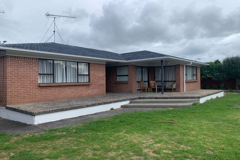 Photo of property in 7 Sutton Crescent, Papakura, 2110
