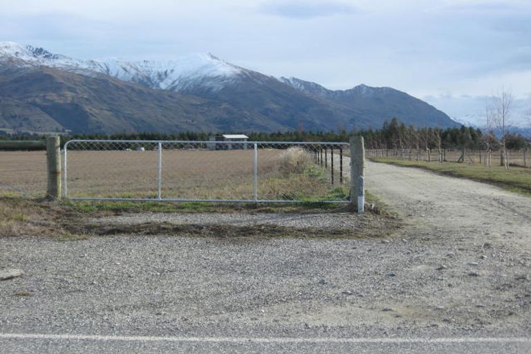 Photo of property in 234 Riverbank Road, Wanaka, 9382