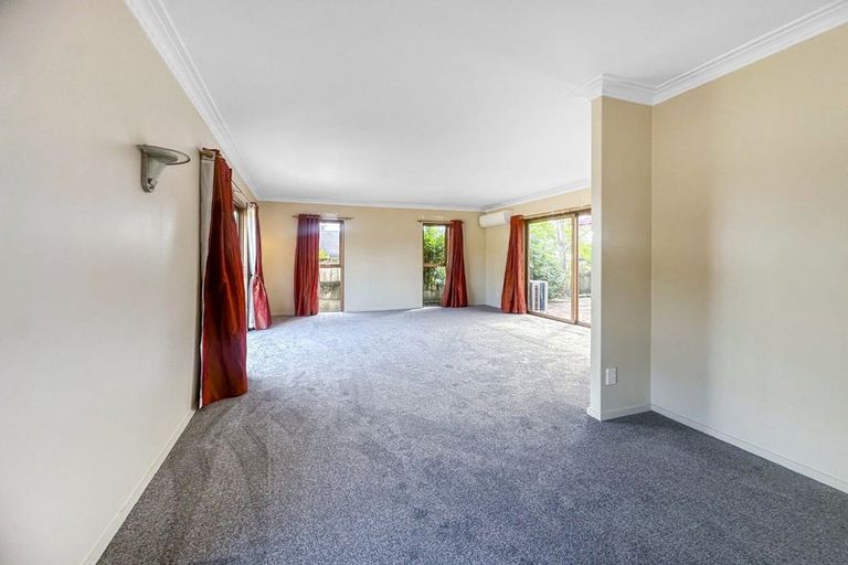 Photo of property in 6 Davita Place, Farm Cove, Auckland, 2012
