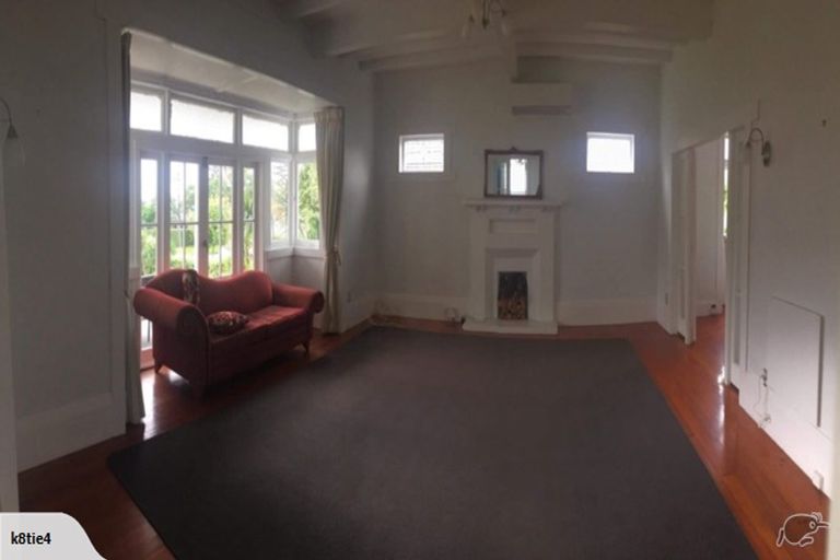 Photo of property in 23 Maungakiekie Avenue, Greenlane, Auckland, 1051