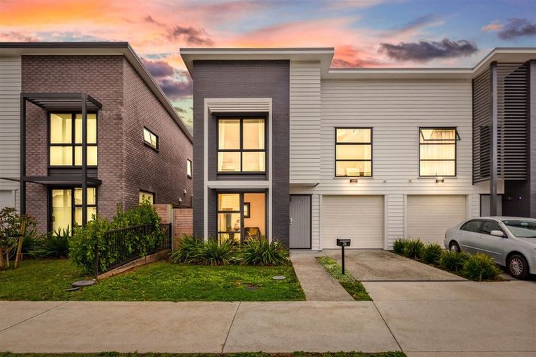 Photo of property in 24 Vincent Mcgrath Crescent, Swanson, Auckland, 0614