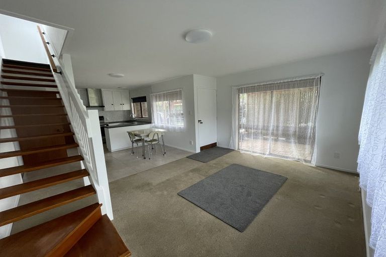 Photo of property in 1/4 Landseer Place, Blockhouse Bay, Auckland, 0600