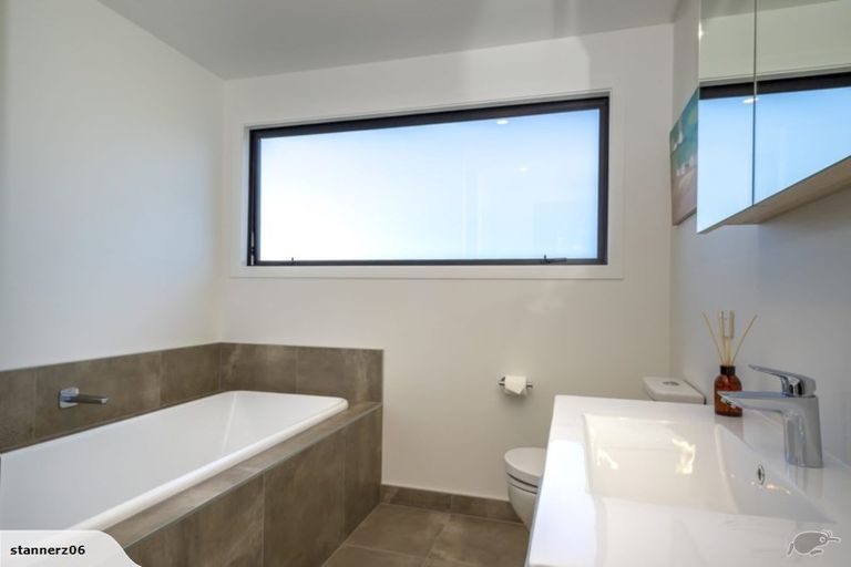 Photo of property in 39 Jacks Point Rise, Jacks Point, Queenstown, 9371