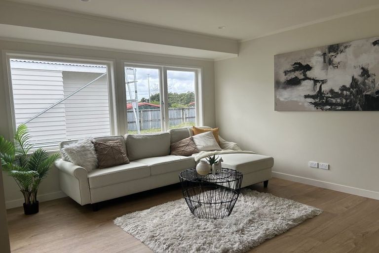 Photo of property in 28 Airdrie Road, Ranui, Auckland, 0612