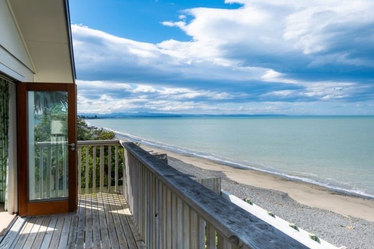 Photo of property in 37 Clifton Road, Haumoana, 4102