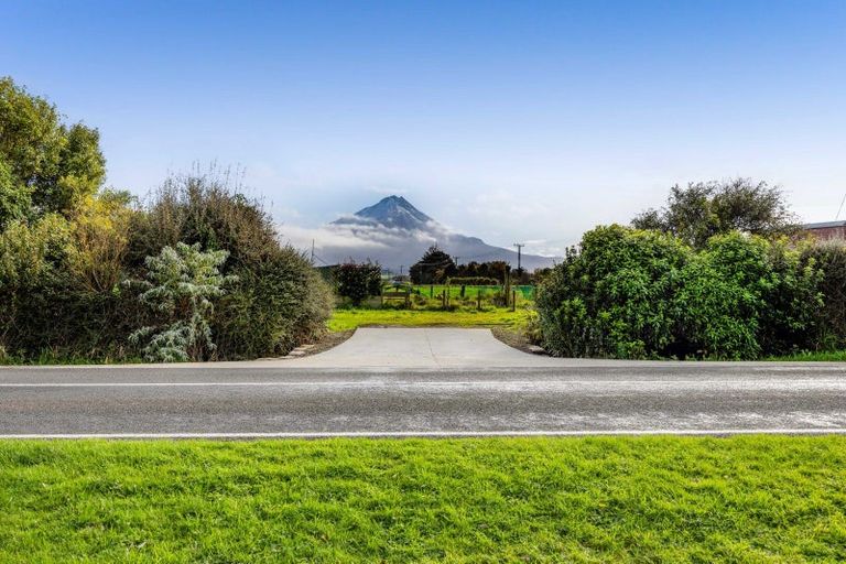Photo of property in 1790 Eltham Road, Riverlea, Hawera, 4679
