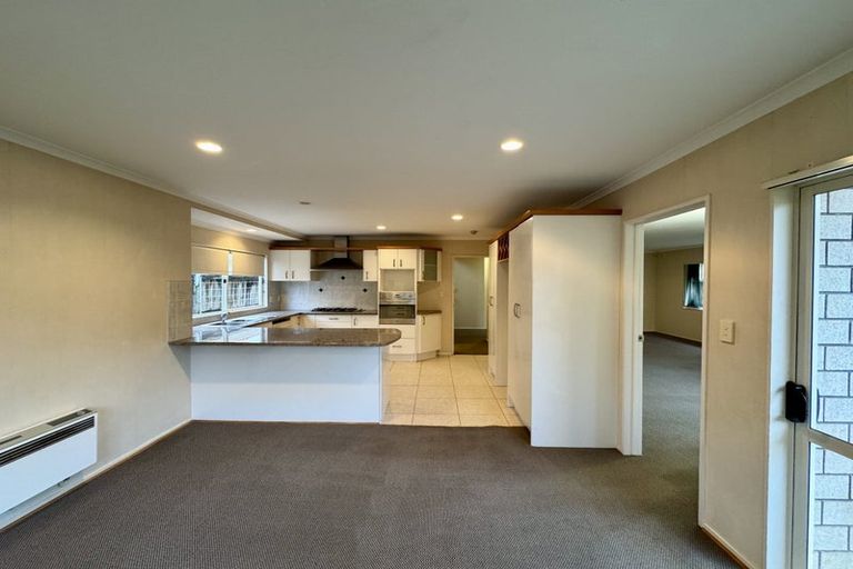 Photo of property in 24 Lissleton Drive, East Tamaki, Auckland, 2013