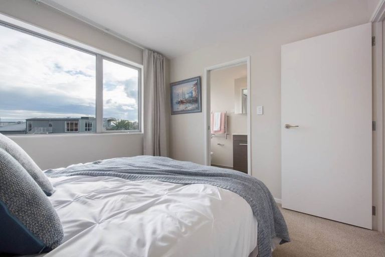 Photo of property in 25/11 Ray Small Drive, Papakura, 2110