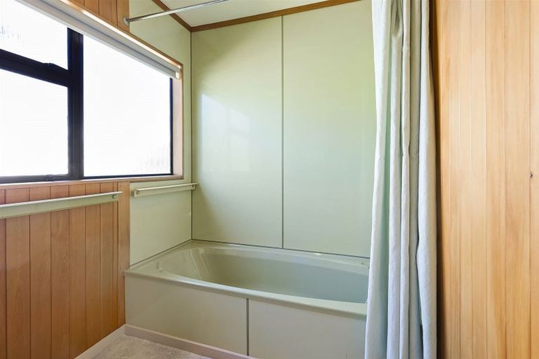 Photo of property in 22 Mercury Way, Whitby, Porirua, 5024