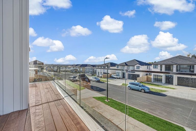 Photo of property in 40 Drumnaconagher Road, Flat Bush, Auckland, 2019