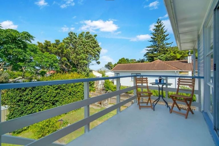 Photo of property in 5 Price Street, Westown, New Plymouth, 4310