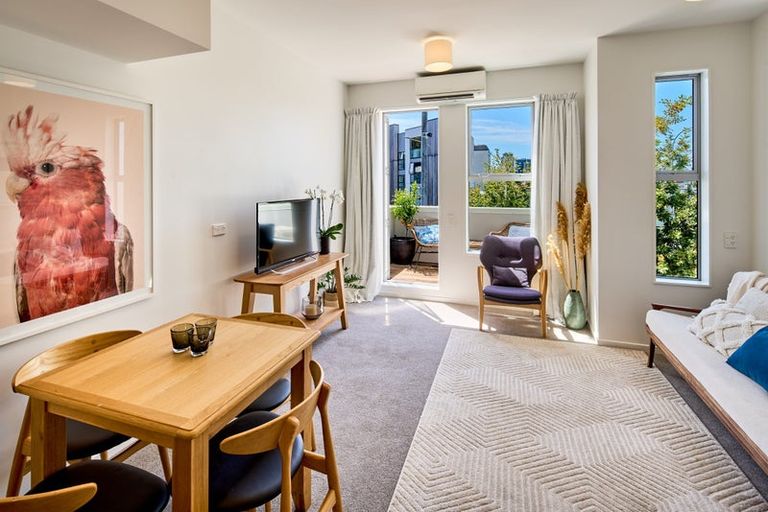 Photo of property in 35 Karo Drive, Te Aro, Wellington, 6011