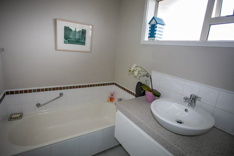 Photo of property in 102c Isleworth Road, Bishopdale, Christchurch, 8053