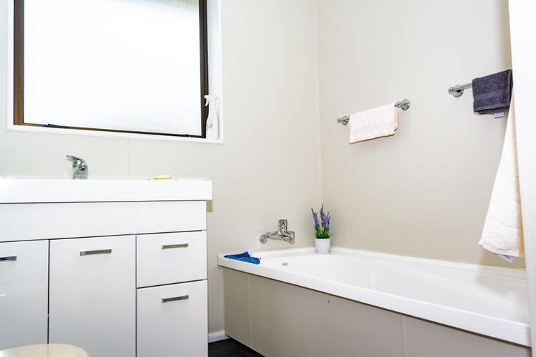 Photo of property in 5a Massey Street, Westown, New Plymouth, 4310