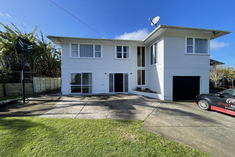 Photo of property in 57 Gloria Avenue, Te Atatu Peninsula, Auckland, 0610