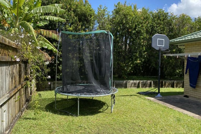 Photo of property in 16 Millington Place, Huntington Park, Auckland, 2013