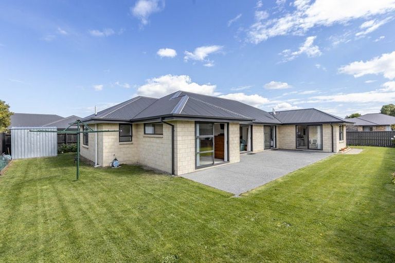 Photo of property in 32 Kotare Avenue, Rangiora, 7400