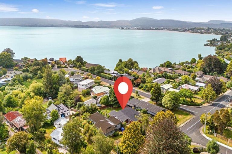 Photo of property in 104 Grand Vue Road, Kawaha Point, Rotorua, 3010