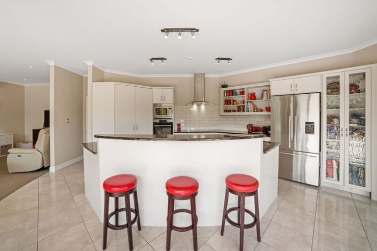 Photo of property in 20 Endeavour Drive, Whitby, Porirua, 5024