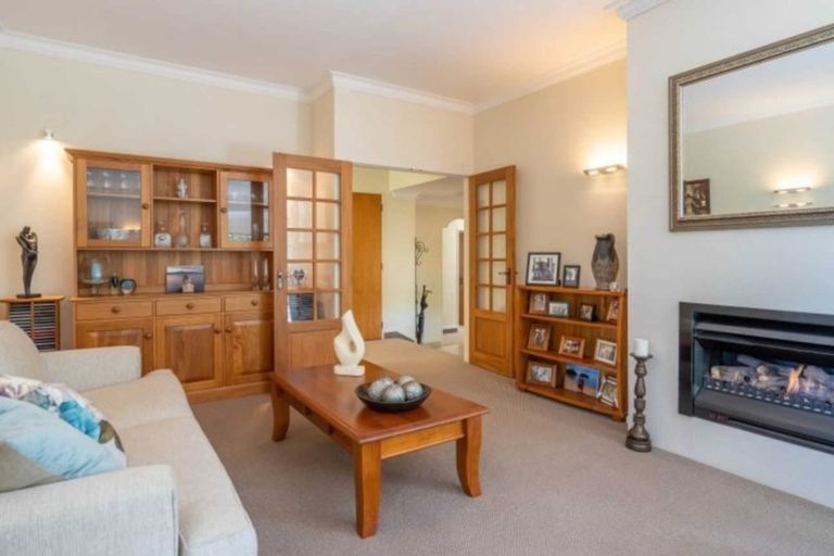 Photo of property in 58 Golf Road, Paraparaumu Beach, Paraparaumu, 5032