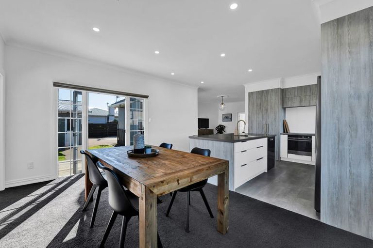 Photo of property in 11 Fantham Street, Hawera, 4610