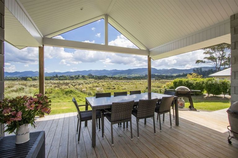 Photo of property in 13 Riverside Place, Katikati, 3129