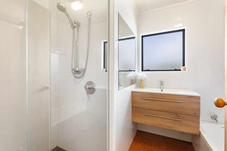 Photo of property in 10 Omutu Street, Oakura, Hikurangi, 0184