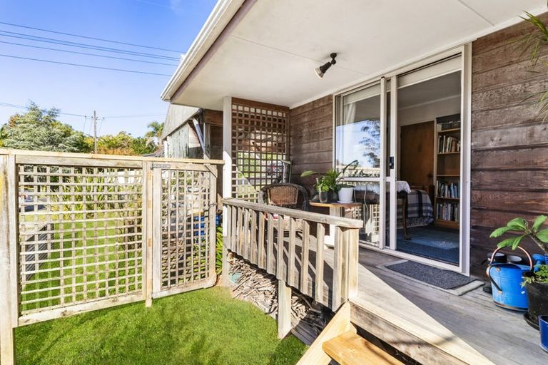 Photo of property in 1/28 Cresta Avenue, Beach Haven, Auckland, 0626