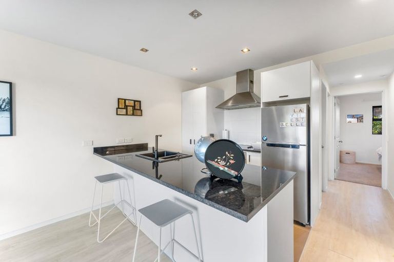 Photo of property in 2/79 Schnapper Rock Road, Schnapper Rock, Auckland, 0632