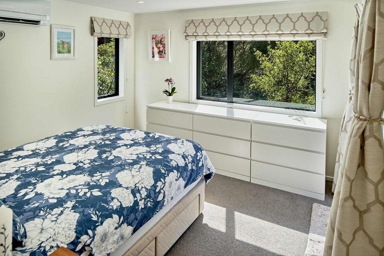 Photo of property in 39 James Cook Drive, Whitby, Porirua, 5024