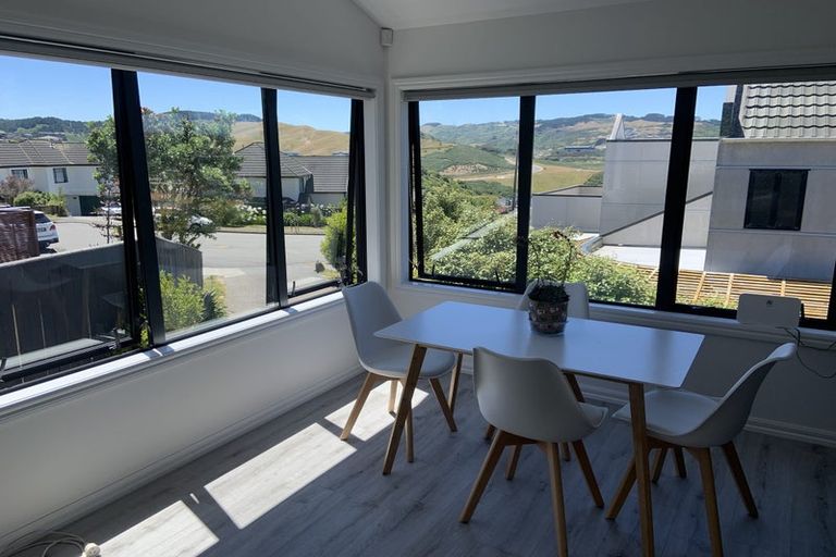 Photo of property in 25 Derry Hill, Churton Park, Wellington, 6037