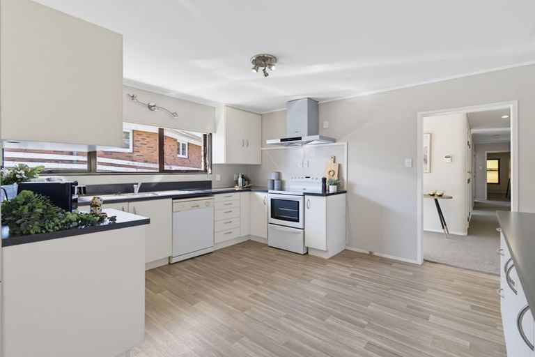 Photo of property in 14 Norfolk Rise, Waiuku, 2123