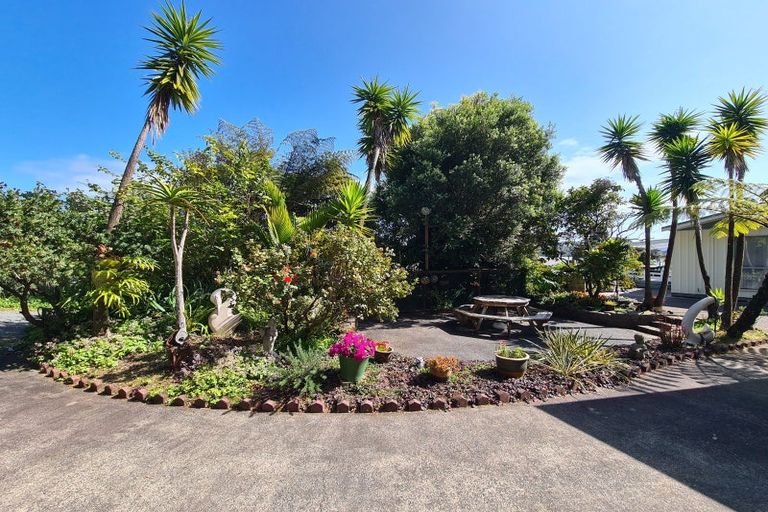 Photo of property in 1510 Long Bay Road, Coromandel, 3506