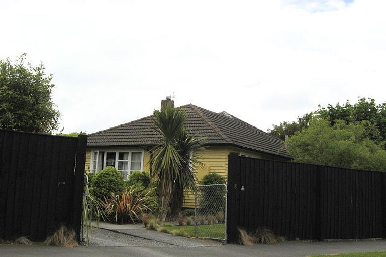 Photo of property in 8 Earnslaw Crescent, Bryndwr, Christchurch, 8053