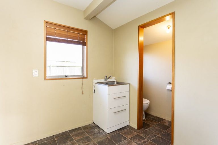 Photo of property in 1/80 Middlepark Road, Sockburn, Christchurch, 8042