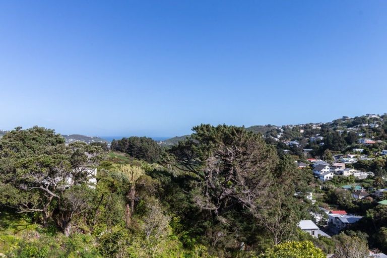 Photo of property in Finnimore Apartments, 23 Finnimore Terrace, Vogeltown, Wellington, 6021