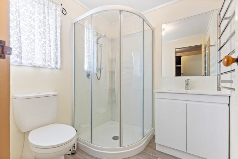 Photo of property in 11 Perrin Place, Kelvin Grove, Palmerston North, 4414