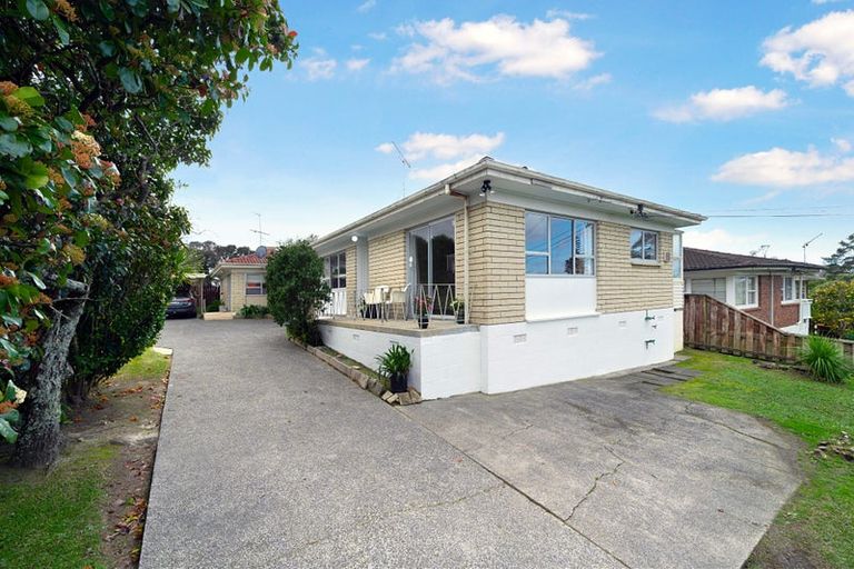 Photo of property in 1/38 Divich Avenue, Te Atatu South, Auckland, 0610